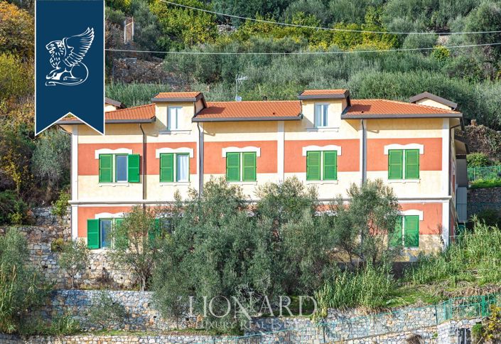 Image No.10-43 Bed Villa for sale