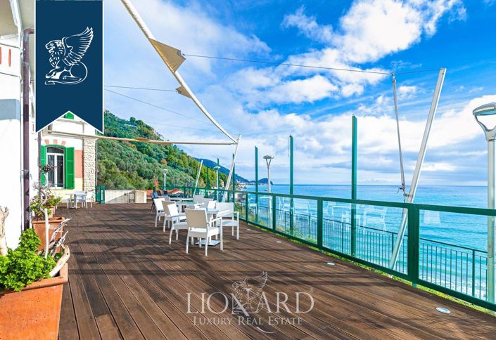 Image No.13-43 Bed Villa for sale