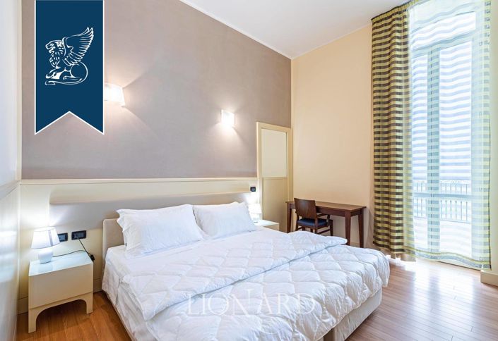 Image No.41-43 Bed Villa for sale