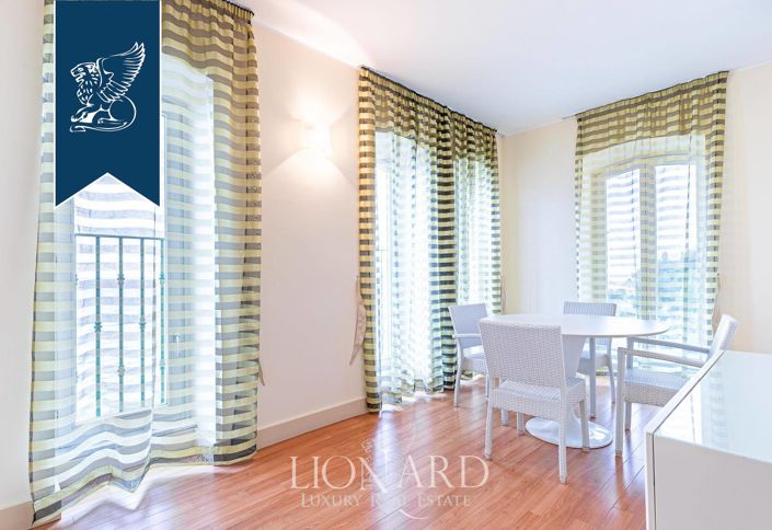 Image No.44-43 Bed Villa for sale