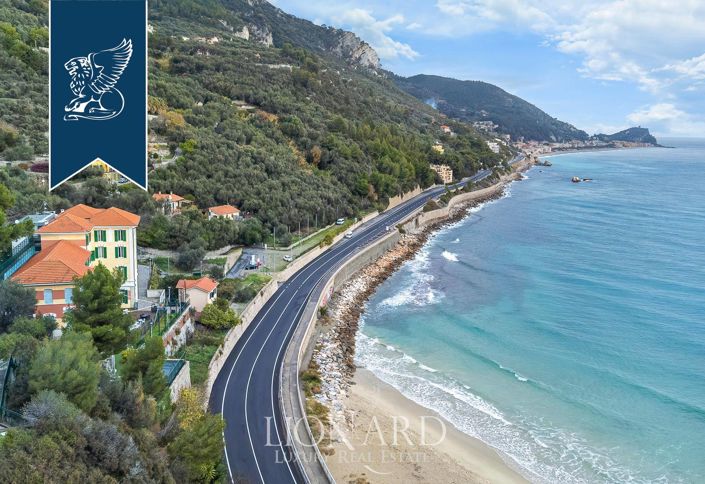 Image No.5-43 Bed Villa for sale