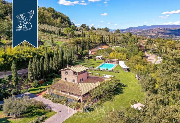 Image No.10-18 Bed Farmhouse for sale