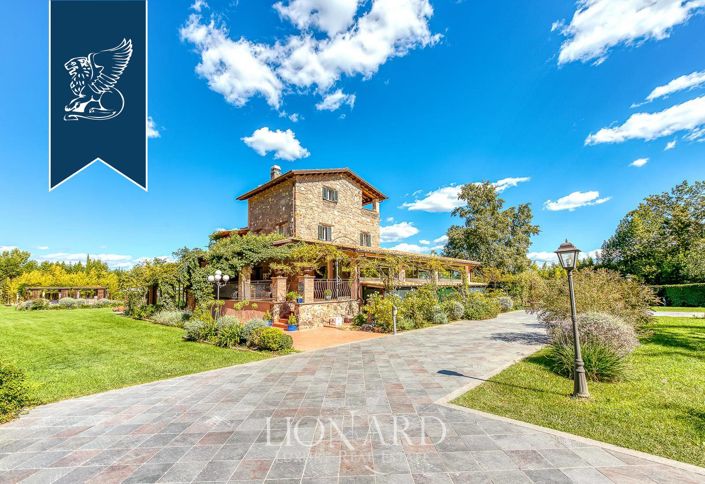 Image No.14-18 Bed Farmhouse for sale