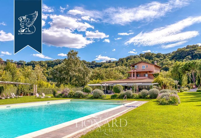 Image No.2-18 Bed Farmhouse for sale