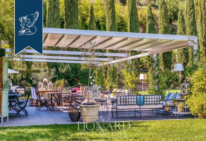 Image No.20-18 Bed Farmhouse for sale