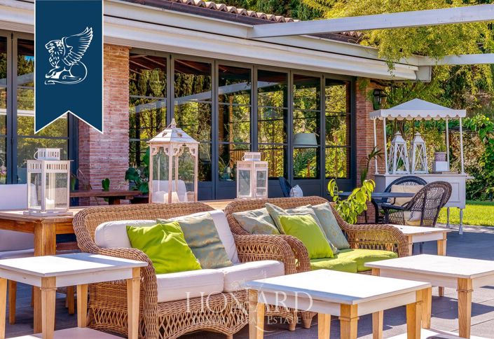 Image No.24-18 Bed Farmhouse for sale