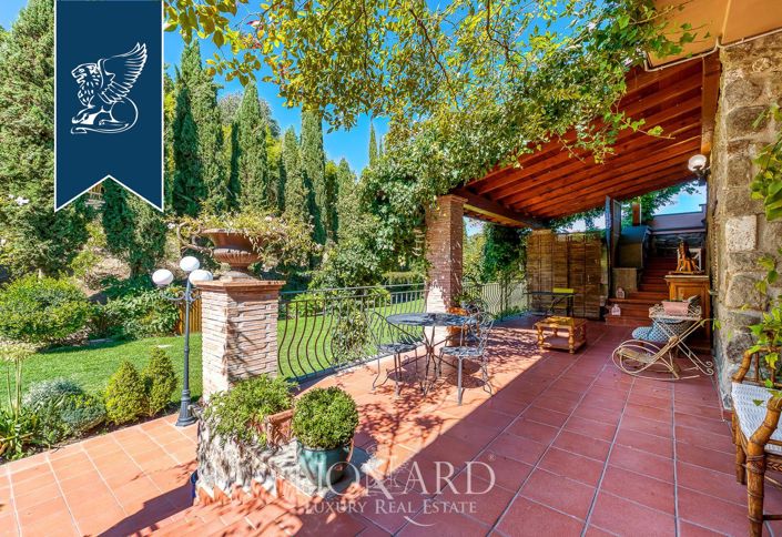 Image No.29-18 Bed Farmhouse for sale