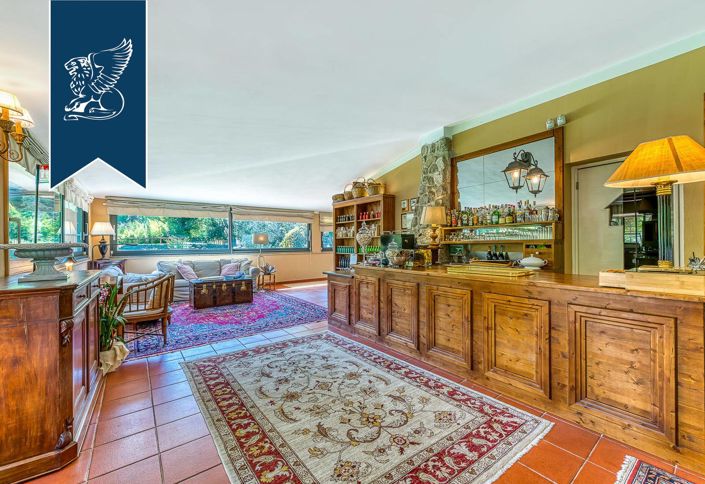 Image No.40-18 Bed Farmhouse for sale