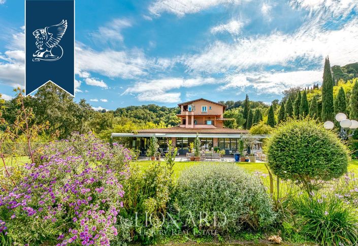 Image No.5-18 Bed Farmhouse for sale