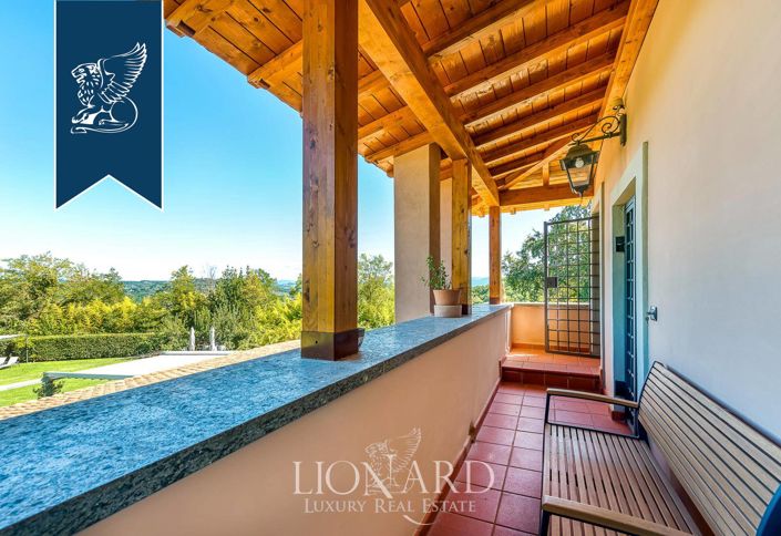 Image No.58-18 Bed Farmhouse for sale