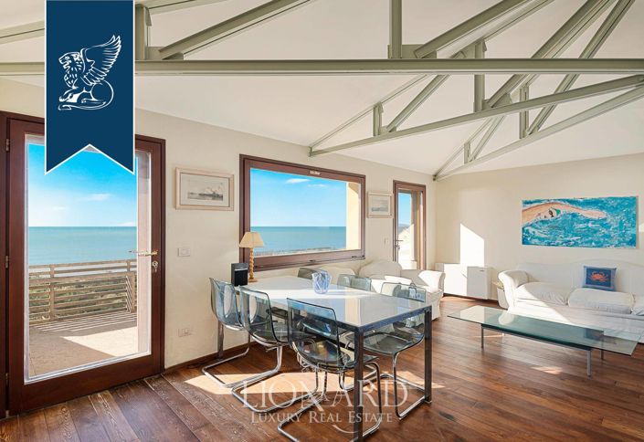 Image No.10-12 Bed Villa for sale