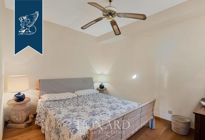 Image No.15-12 Bed Villa for sale