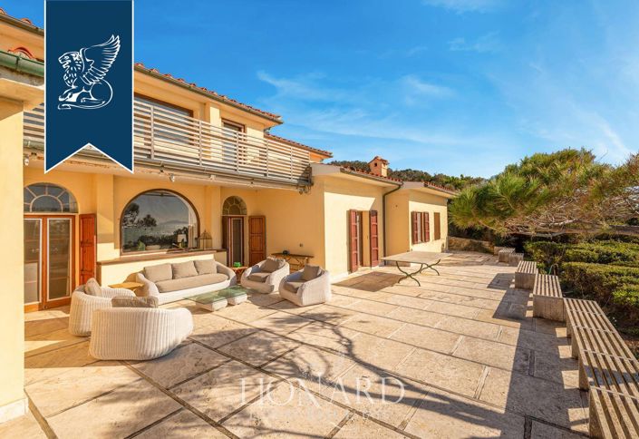 Image No.4-12 Bed Villa for sale