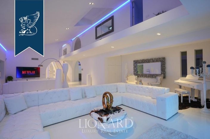 Image No.15-3 Bed Villa for sale