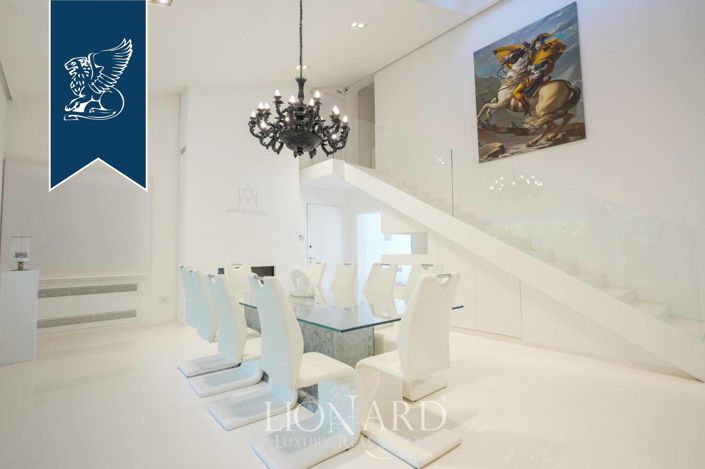 Image No.20-3 Bed Villa for sale