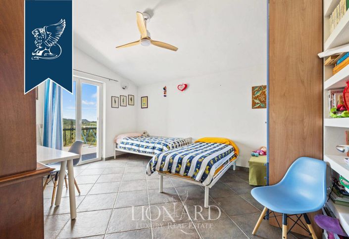 Image No.16-6 Bed Farmhouse for sale