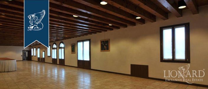 Image No.20-2 Bed Villa for sale