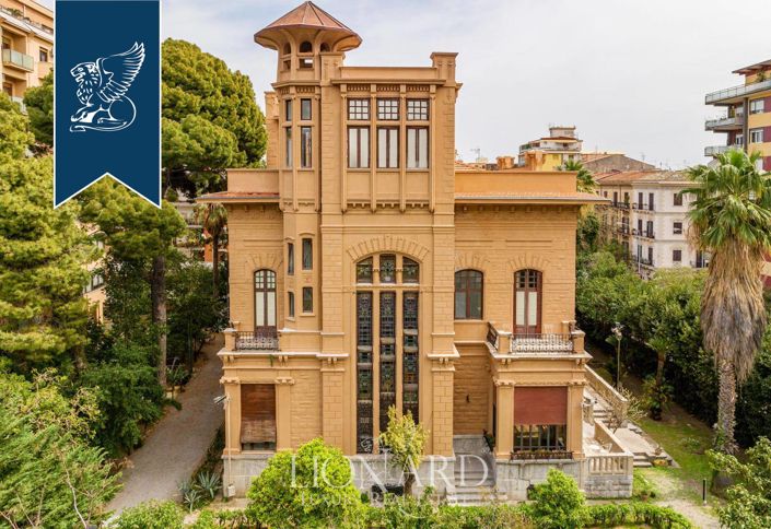 Image No.1-6 Bed Villa for sale