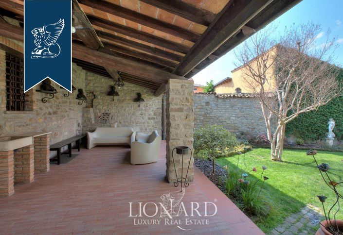 Image No.14-7 Bed Property for sale