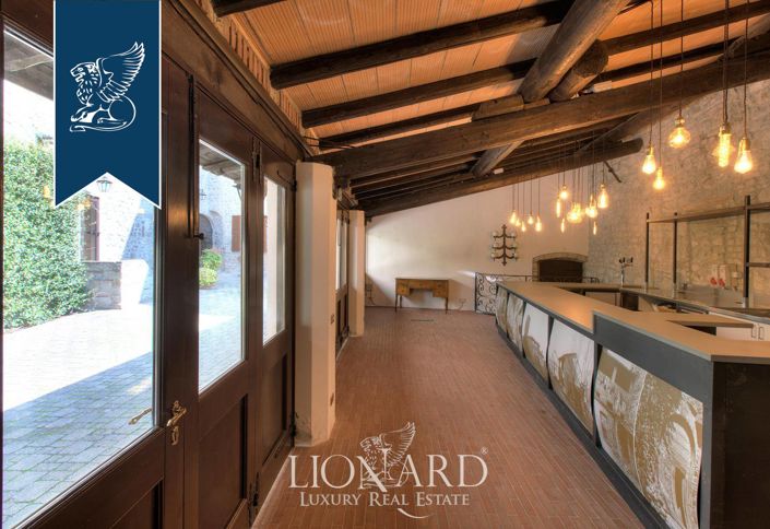 Image No.17-7 Bed Property for sale