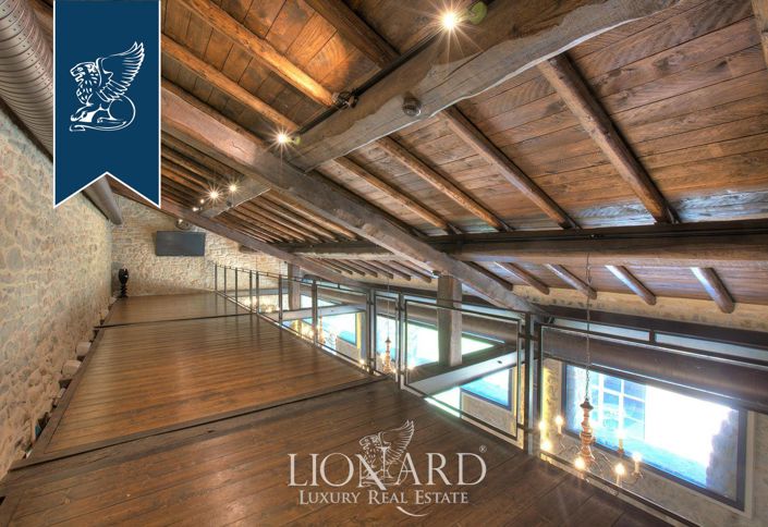 Image No.38-7 Bed Property for sale