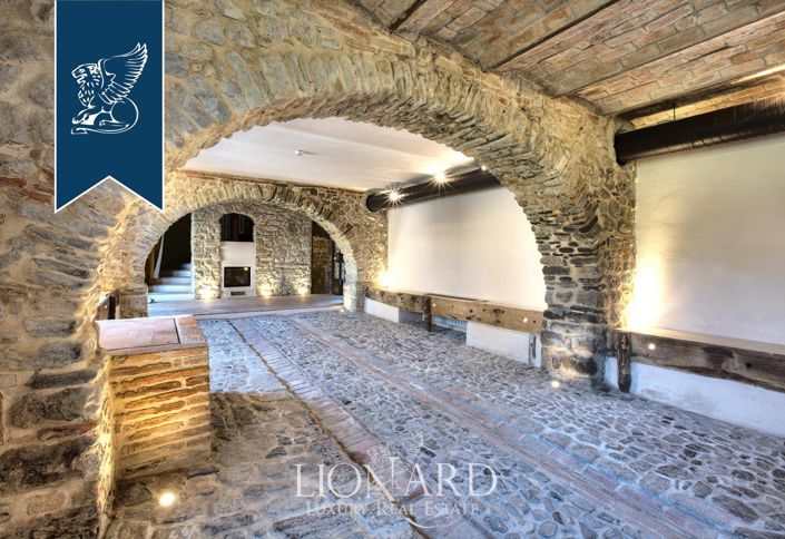 Image No.40-7 Bed Property for sale