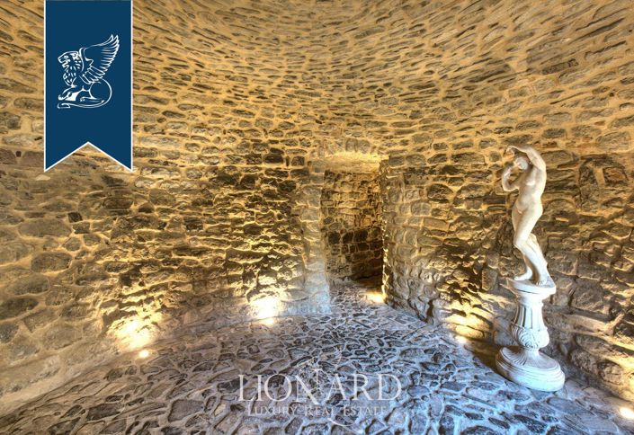 Image No.41-7 Bed Property for sale