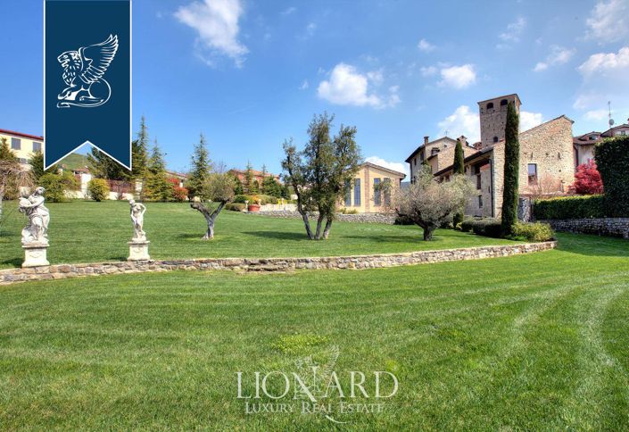 Image No.45-7 Bed Property for sale