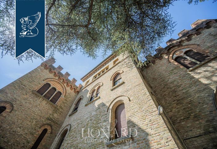 Image No.12-5 Bed Villa for sale