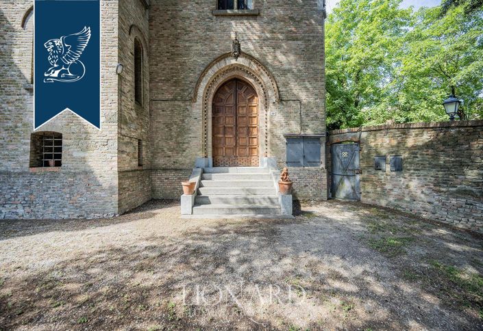 Image No.17-5 Bed Villa for sale