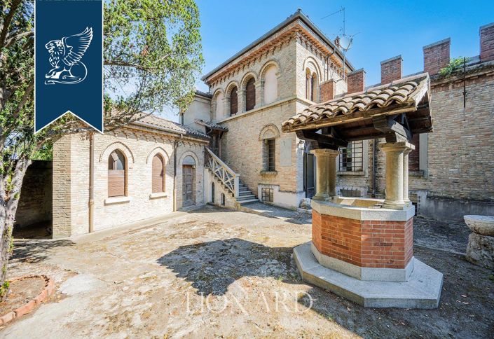 Image No.21-5 Bed Villa for sale