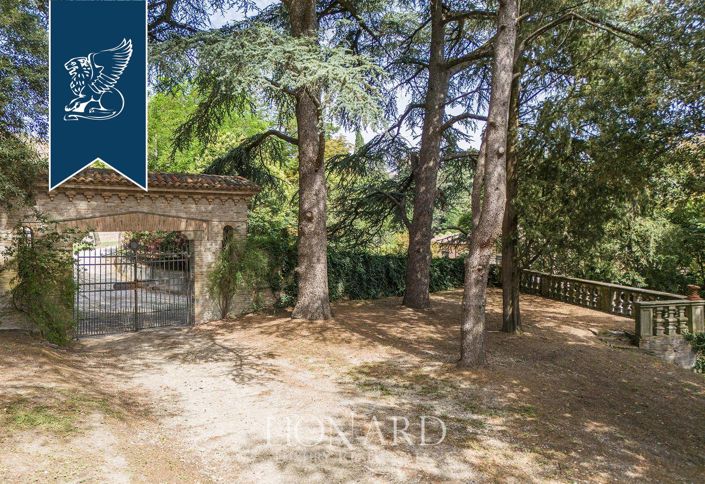 Image No.44-5 Bed Villa for sale