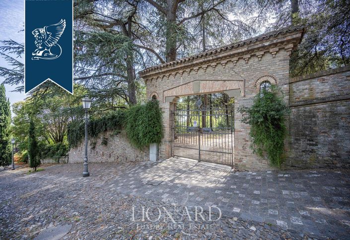 Image No.46-5 Bed Villa for sale