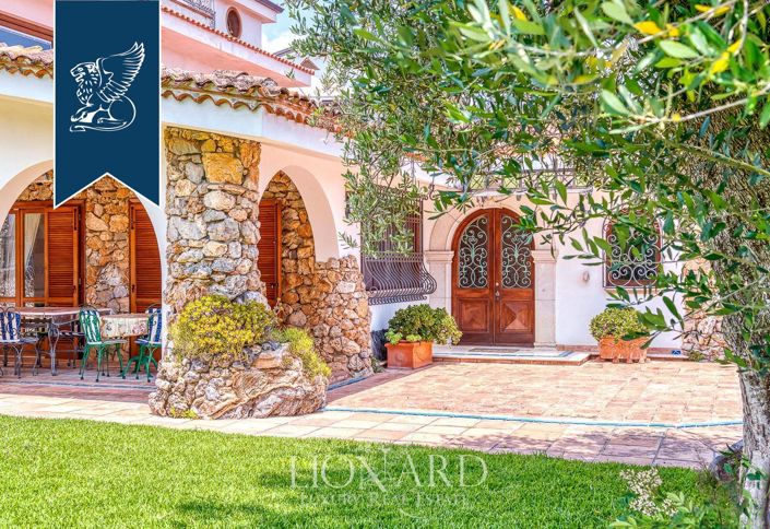 Image No.11-8 Bed Villa for sale