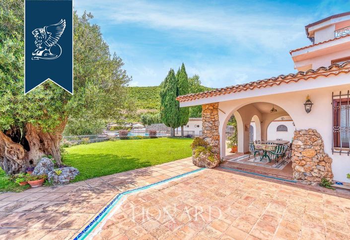 Image No.13-8 Bed Villa for sale