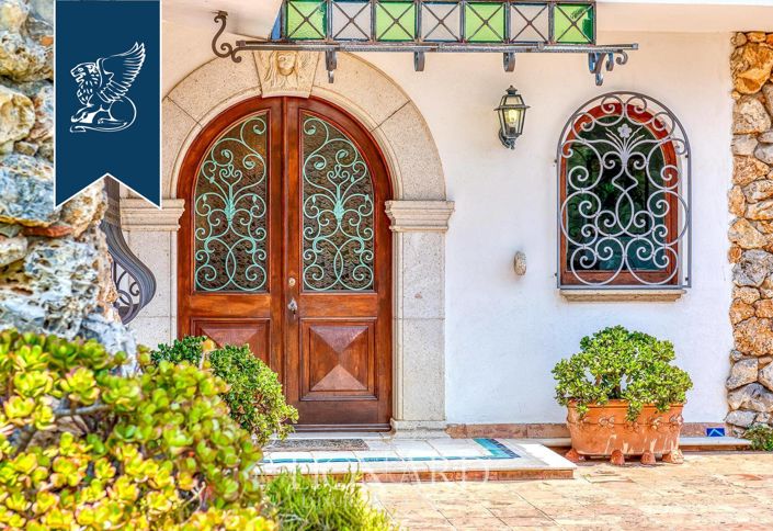 Image No.16-8 Bed Villa for sale