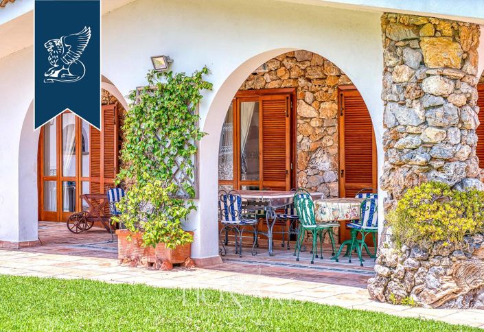 Image No.17-8 Bed Villa for sale