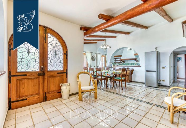 Image No.19-8 Bed Villa for sale