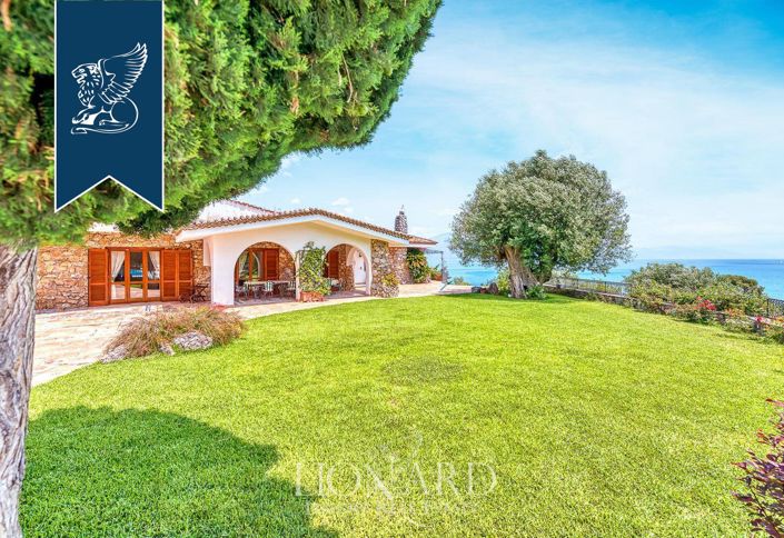 Image No.4-8 Bed Villa for sale