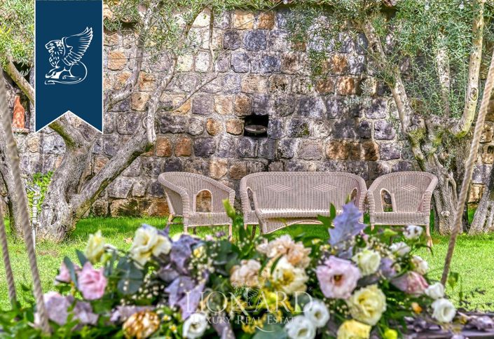 Image No.16-18 Bed Villa for sale