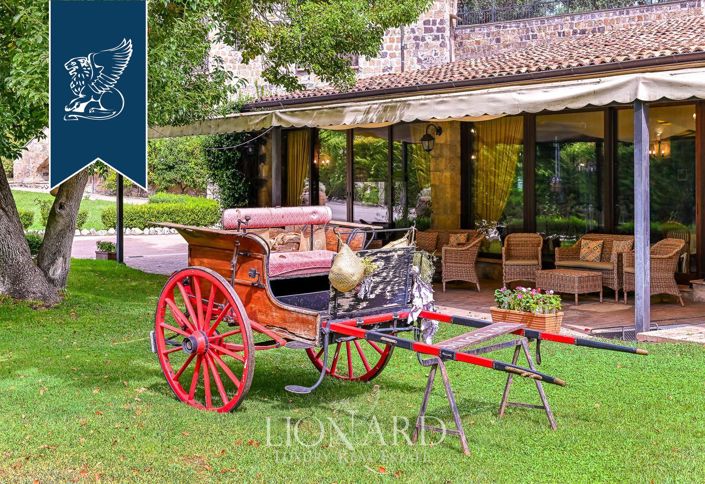 Image No.7-18 Bed Villa for sale