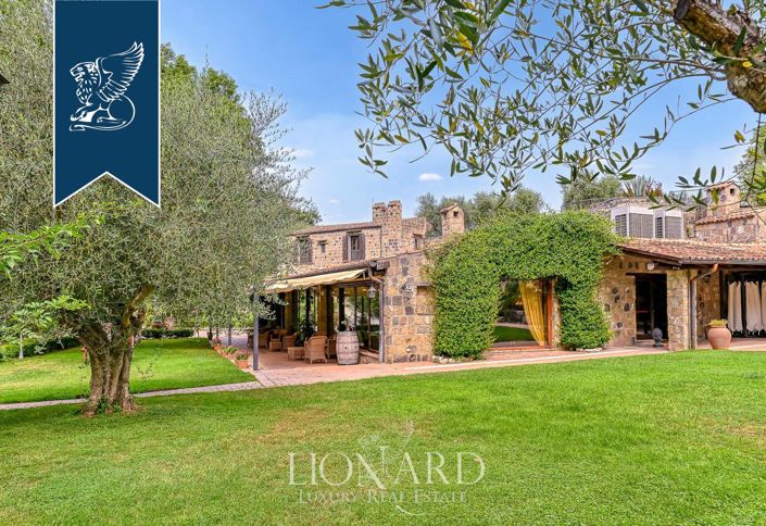 Image No.8-18 Bed Villa for sale