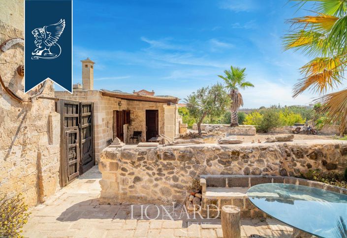 Image No.17-5 Bed Villa for sale