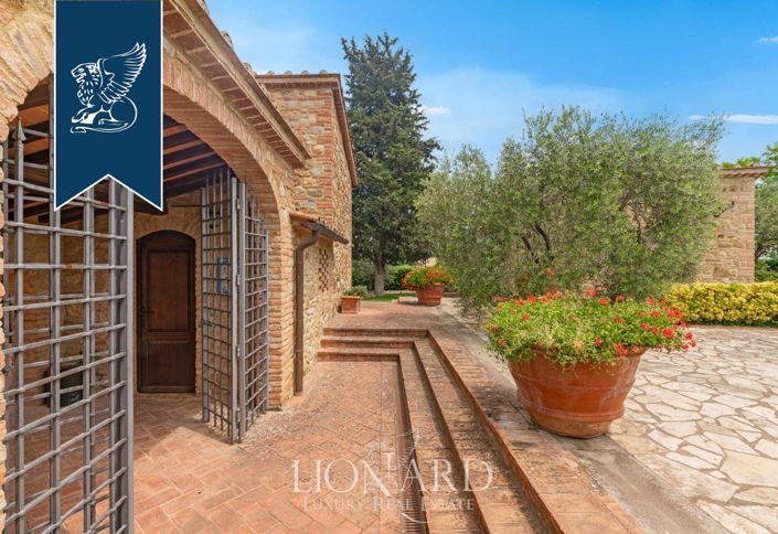 Image No.15-11 Bed Farmhouse for sale