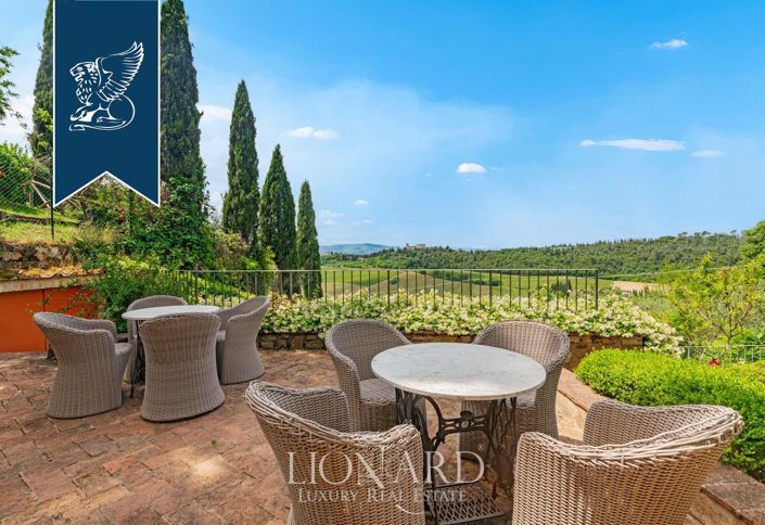 Image No.8-11 Bed Farmhouse for sale