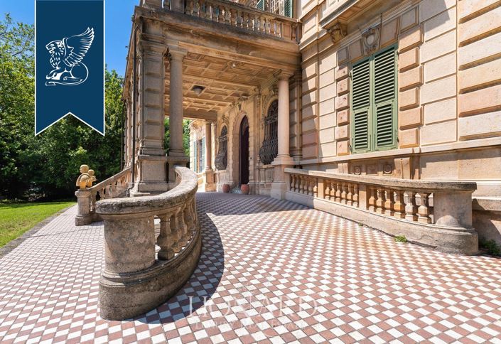 Image No.12-10 Bed Villa for sale