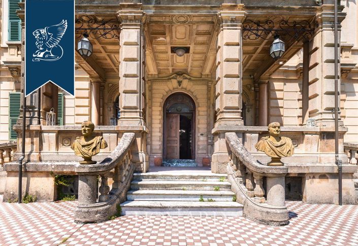 Image No.14-10 Bed Villa for sale