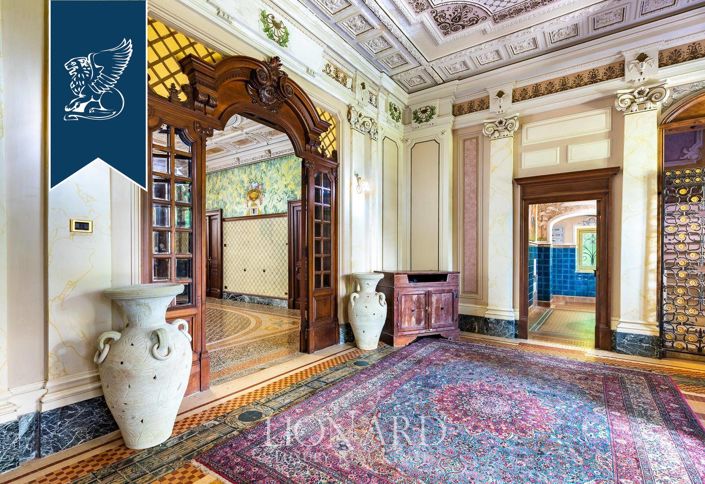 Image No.20-10 Bed Villa for sale