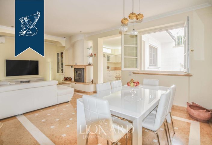 Image No.11-7 Bed Villa for sale