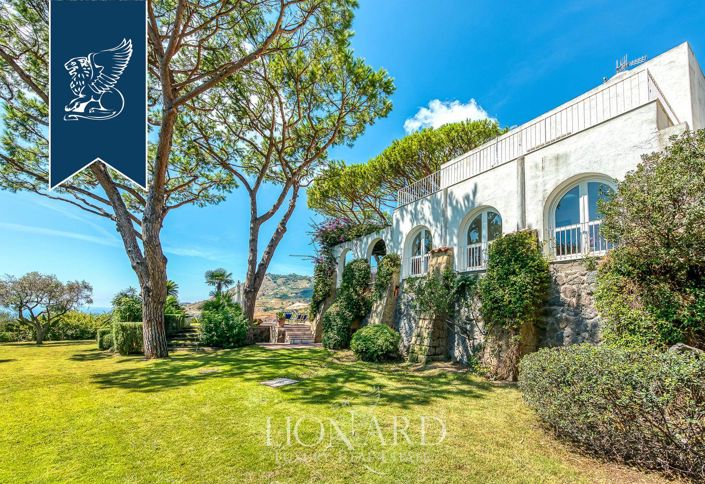 Image No.4-4 Bed Villa for sale